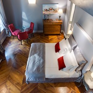 Palazzo Del Carretto-Art Apartments&Guesthouse